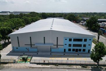 West Port, Pulau Indah