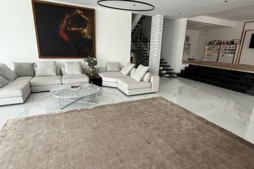 Bangsar, Kuala Lumpur Beautiful 3.5 Storey Luxury Bungalow For Sale