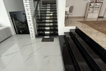 Bangsar, Kuala Lumpur Beautiful 3.5 Storey Luxury Bungalow For Sale