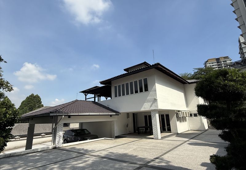 Bangsar, Kuala Lumpur Beautiful 3.5 Storey Luxury Bungalow For Sale