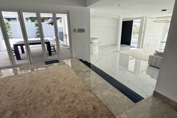 Bangsar, Kuala Lumpur Beautiful 3.5 Storey Luxury Bungalow For Sale