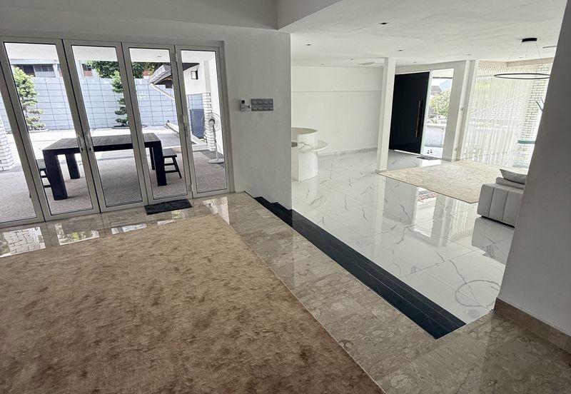 Bangsar, Kuala Lumpur Beautiful 3.5 Storey Luxury Bungalow For Sale