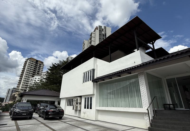 Bangsar, Kuala Lumpur Beautiful 3.5 Storey Luxury Bungalow For Sale