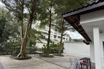 Bangsar, Kuala Lumpur Beautiful 3.5 Storey Luxury Bungalow For Sale