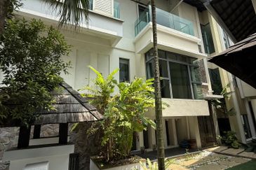 The Villa @ Serai Saujana / Villa Serai Saujana