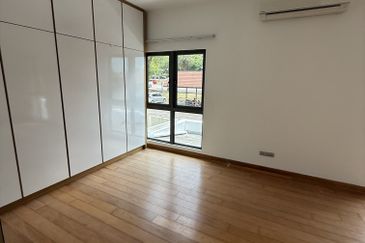 The Villa @ Serai Saujana / Villa Serai Saujana