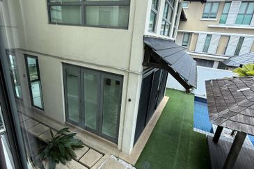 The Villa @ Serai Saujana / Villa Serai Saujana