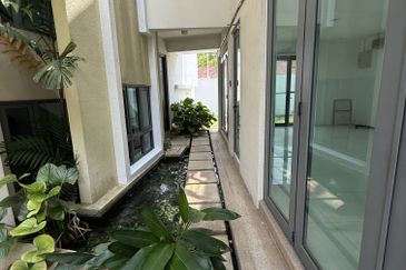 The Villa @ Serai Saujana / Villa Serai Saujana