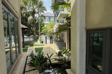 The Villa @ Serai Saujana / Villa Serai Saujana