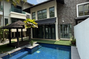 The Villa @ Serai Saujana / Villa Serai Saujana