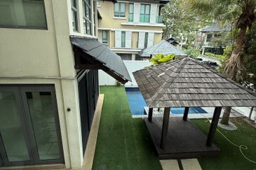 The Villa @ Serai Saujana / Villa Serai Saujana