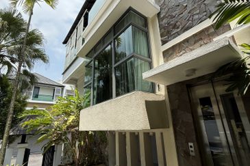 The Villa @ Serai Saujana / Villa Serai Saujana