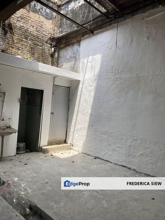 Ipoh old Town ☘️Tourism Center ☘️Freehold ☘️Good Condition ☘️Double Storey Shop Lot For Sale, Perak, Ipoh