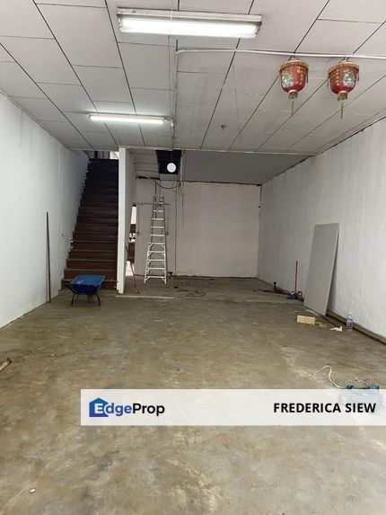 Ipoh old Town ☘️Tourism Center ☘️Freehold ☘️Good Condition ☘️Double Storey Shop Lot To Let, Perak, Ipoh