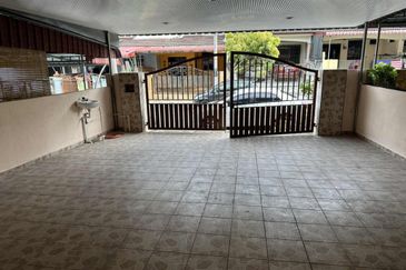 TAMAN PUNCAK ANGGERIK