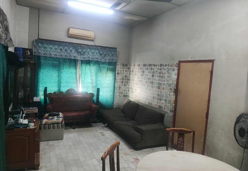 TAMAN ANGGERIK, BATU GAJAH