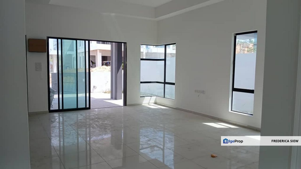 Mont Crest Kinta Perak 💥Water Front City 💥Ipoh💥Lahat 💥Gated Guarded💥Double Storey Cluster SemiD House For Sale, Perak, Kinta