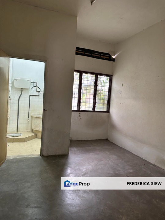 Taman Sri Ampang, Ipoh Jaya, Ipoh, Perak double storey terrace house for sale. leasehold. 20 x 75. facing field, Perak, Ipoh