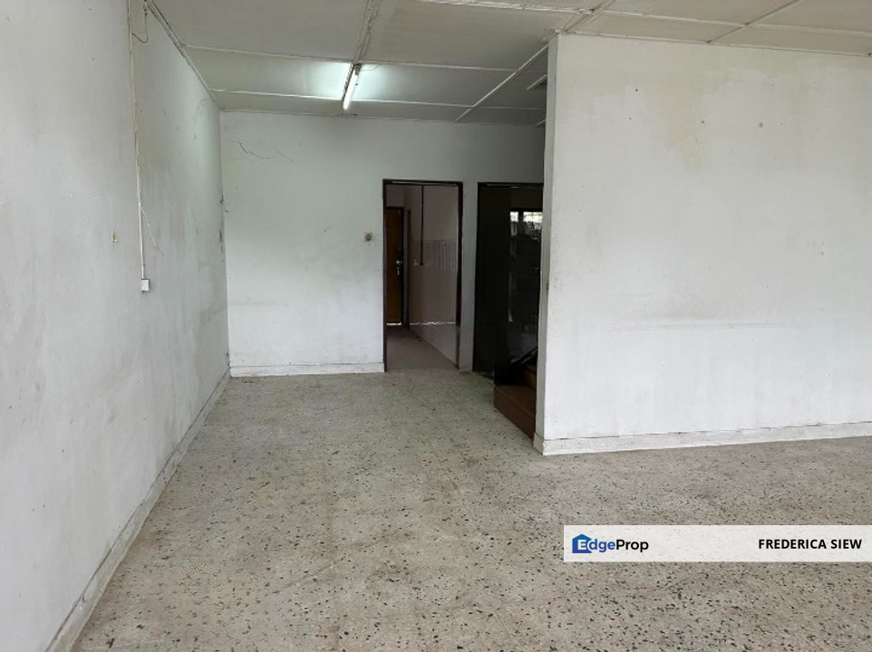 Taman Sri Ampang, Ipoh Jaya, Ipoh, Perak double storey terrace house for sale. leasehold. 20 x 75. facing field, Perak, Ipoh