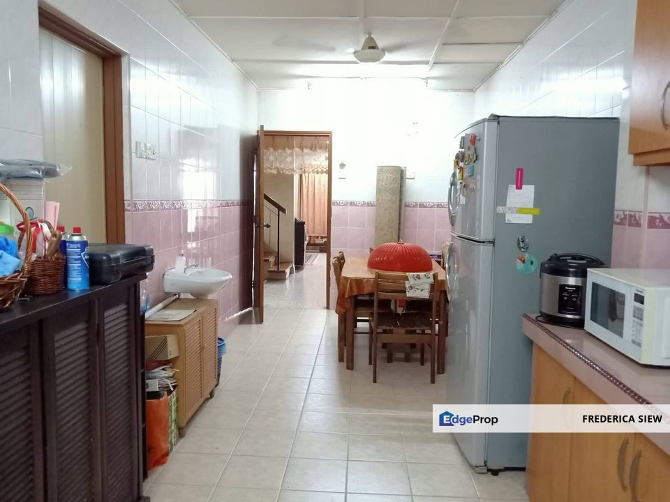 Taman Sri Ampang, Taman Desa Indah, Ipoh Jaya, Ipoh, Perak Double Storey Terrace House For Sale. Fully Extended , Perak, Ipoh