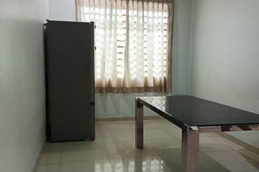 Kampung Baru Lawan Kuda