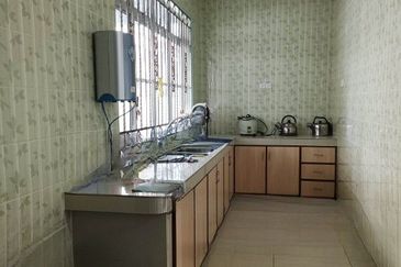 Kampung Baru Lawan Kuda