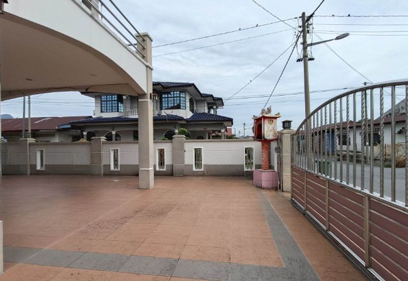 Kampung Baru Lawan Kuda