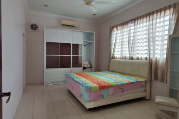 Kampung Baru Lawan Kuda