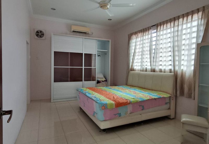 Kampung Baru Lawan Kuda