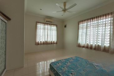 Kampung Baru Lawan Kuda