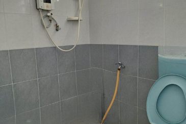 Kampung Baru Lawan Kuda