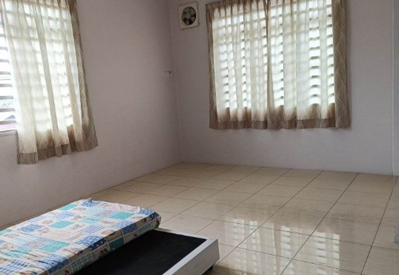 Kampung Baru Lawan Kuda