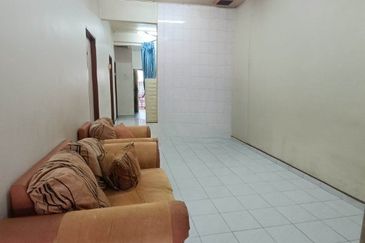 TAMAN SAUJANA, BATU GAJAH