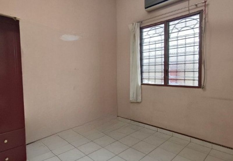 TAMAN SAUJANA, BATU GAJAH