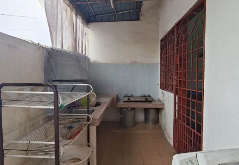 TAMAN SAUJANA, BATU GAJAH