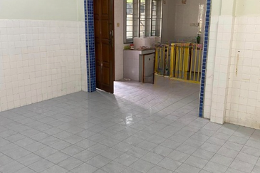 Batu Gajah, Kinta, Perak 🔴 Corner Lot 🔴Double Storey SemiD House For Sale🔴Good Location