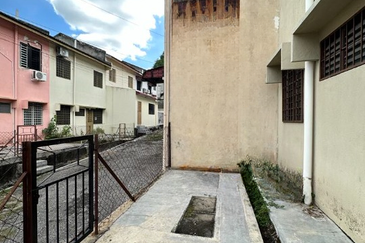 TAMAN CHANGKAT MEWAH