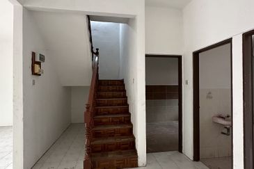 TAMAN CHANGKAT MEWAH