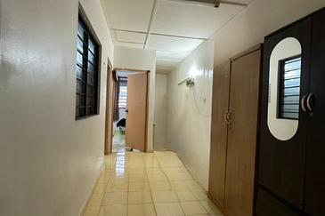 Batu Gajah, Kinta, Perak 🏡Taman Setia Jaya 🏡Double Storey Terrace🏡 Low Cost House For Sale