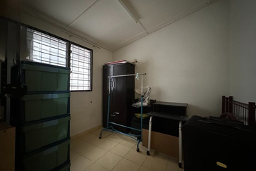 Batu Gajah, Kinta, Perak 🏡Taman Setia Jaya 🏡Double Storey Terrace🏡 Low Cost House For Sale