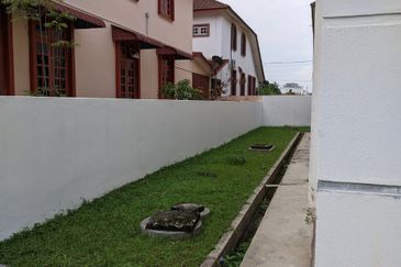 Freehold 2.5 Storey Semi Detached House For Sale In Taman Kin Mee, Ipoh, Perak