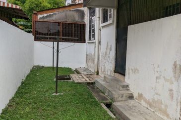Freehold 2.5 Storey Semi Detached House For Sale In Taman Kin Mee, Ipoh, Perak