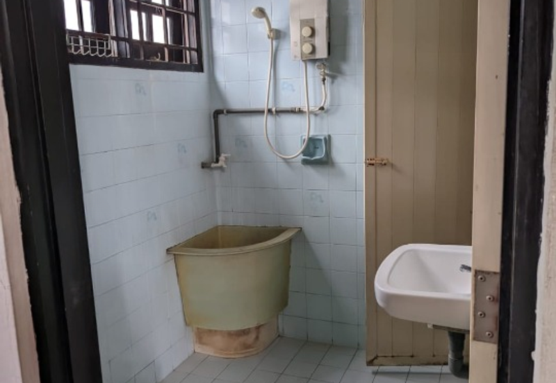 Freehold 2.5 Storey Semi Detached House For Sale In Taman Kin Mee, Ipoh, Perak