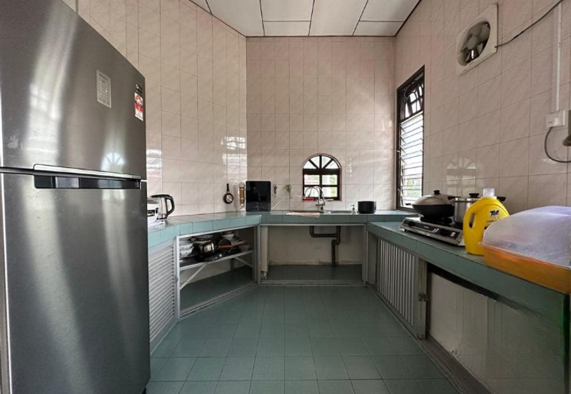 TAMAN SAUJANA, BATU GAJAH