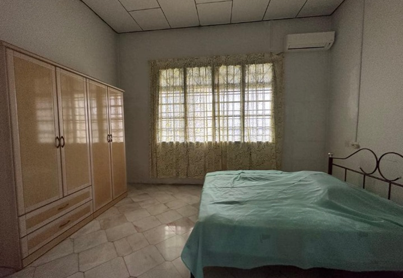 TAMAN SAUJANA, BATU GAJAH