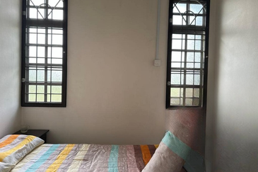 TAMAN SAUJANA, BATU GAJAH