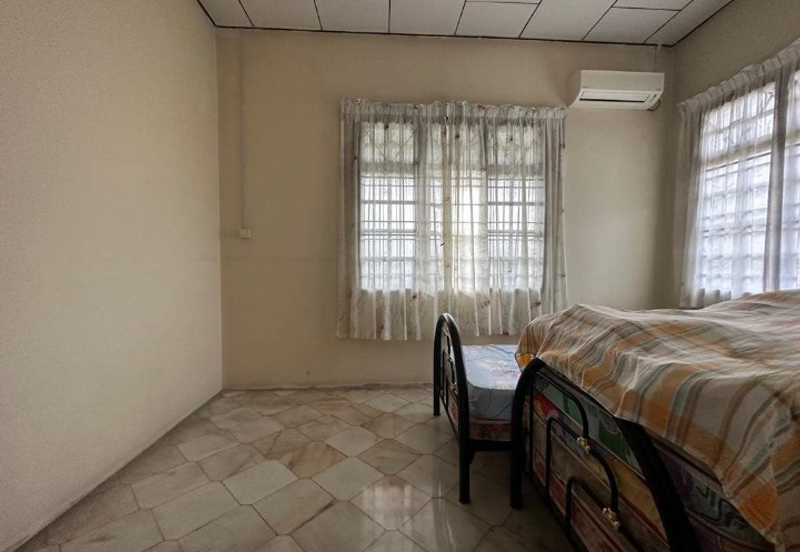 TAMAN SAUJANA, BATU GAJAH