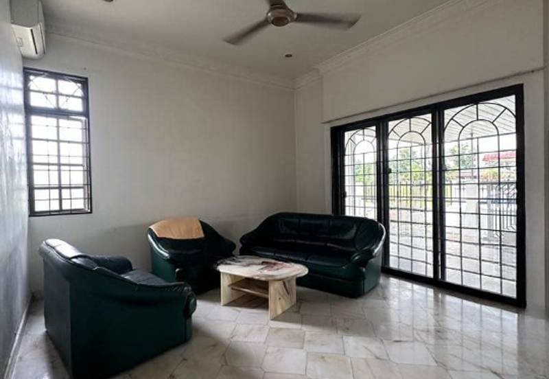 TAMAN SAUJANA, BATU GAJAH