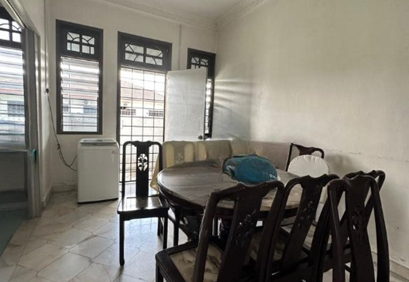 TAMAN SAUJANA, BATU GAJAH