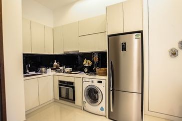 The M @ Medini Macrolink